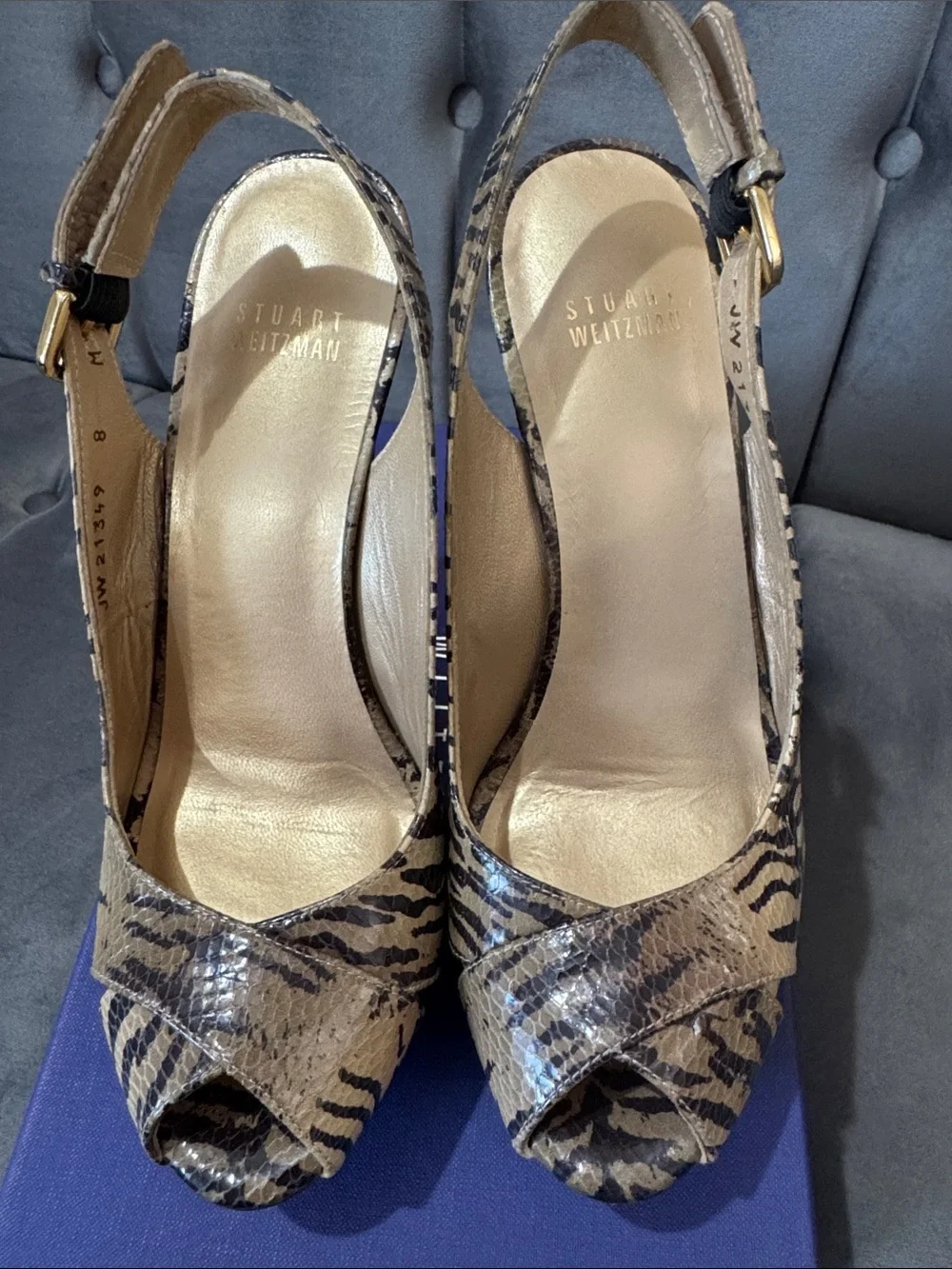 STUART WEITZMAN ZEBRA PLATFORM HEELS. - Picture 2 of 9